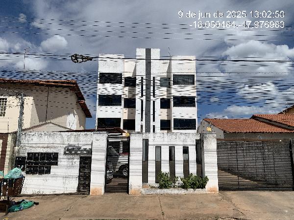 Vende-se em Valparaiso De Goias-GO  apto, 64.75 de área privativa,  2_qto(s), a.serv, WC, 1_sala(s), cozinha.