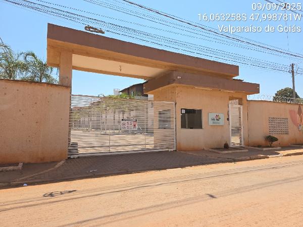 Vende-se em Valparaiso De Goias-GO  apto, 102.37 de área total, 45.13 de área privativa,  2_qto(s), a.serv, WC, 1_sala(s), cozinha, 1_vaga(s) de garagem.