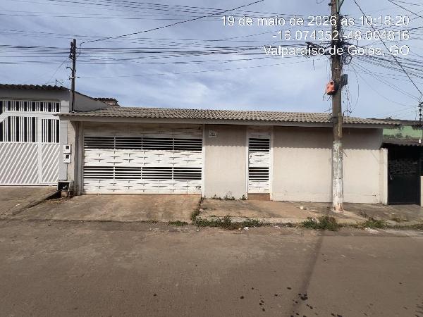 Vende-se em Valparaiso De Goias-GO  Casa, 160.00 de área total, 50.95 de área privativa, 242.00 de área do terreno,  2_qto(s), varanda, a.serv, WC, 1_sala(s), cozinha.