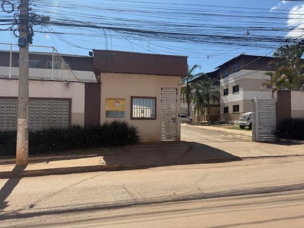 Vende-se em Valparaiso De Goias-GO  apto, 88.21 de área total, 45.13 de área privativa,  2_qto(s), a.serv, WC, 1_sala(s), cozinha, 1_vaga(s) de garagem.