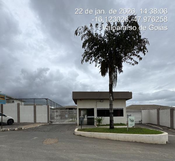 Vende-se em Valparaiso De Goias-GO  apto, 116.02 de área total, 76.63 de área privativa,  2_qto(s), varanda, a.serv, WC, 1_sala(s), cozinha.