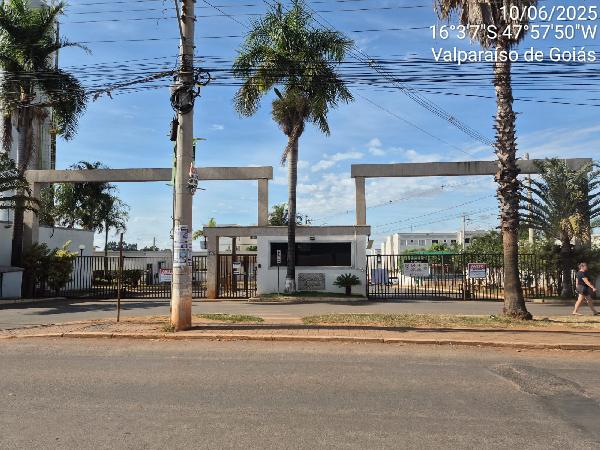 Vende-se em Valparaiso De Goias-GO  apto, 66.15 de área total, 44.48 de área privativa,  2_qto(s), WC, 1_sala(s), cozinha, 1_vaga(s) de garagem.