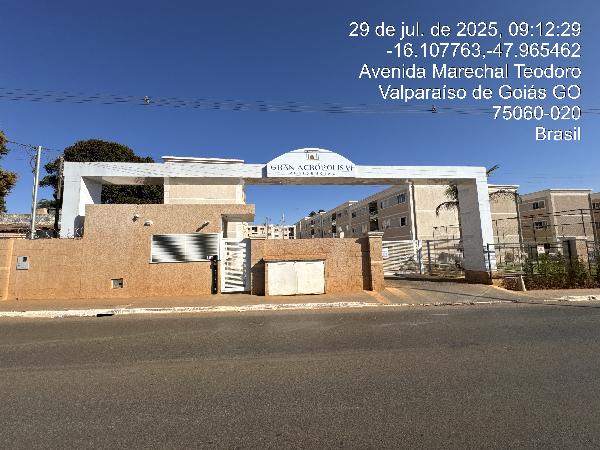 Vende-se em Valparaiso De Goias-GO  apto, 80.75 de área total, 44.11 de área privativa,  2_qto(s), a.serv, WC, 1_sala(s), cozinha, 1_vaga(s) de garagem.