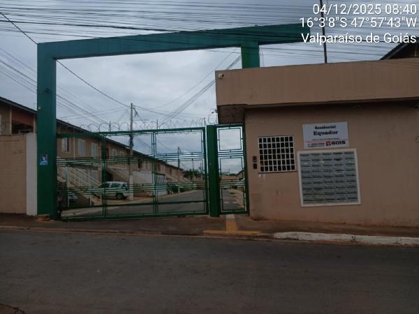 Vende-se em Valparaiso De Goias-GO  apto, 88.54 de área total, 43.13 de área privativa,  2_qto(s), a.serv, WC, 1_sala(s), cozinha, 1_vaga(s) de garagem.