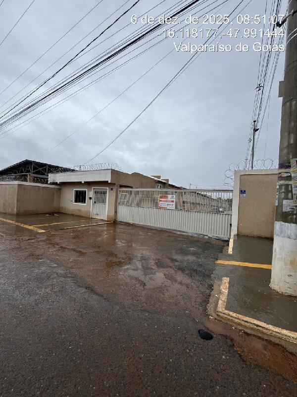 Vende-se em Valparaiso De Goias-GO  Casa, 97.12 de área total, 97.12 de área privativa, 57.76 de área do terreno,  2_qto(s), a.serv, WC, 1_sala(s), cozinha, 1_vaga(s) de garagem.