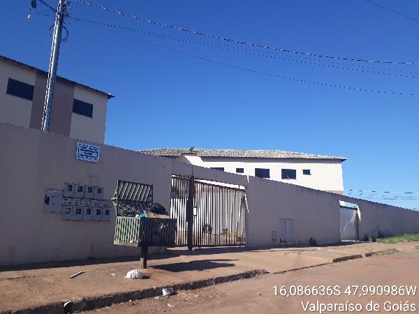 Vende-se em Valparaiso De Goias-GO  apto, 76.73 de área total, 53.06 de área privativa,  2_qto(s), a.serv, WC, 1_sala(s), cozinha, 1_vaga(s) de garagem.