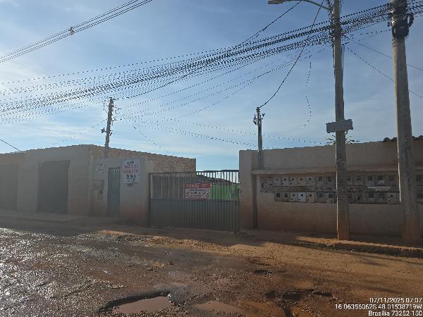 Vende-se em Valparaiso De Goias-GO  Casa, 85.71 de área total, 85.71 de área privativa, 120.33 de área do terreno,  3_qto(s), a.serv, WC, 1_sala(s), cozinha, 1_vaga(s) de garagem.