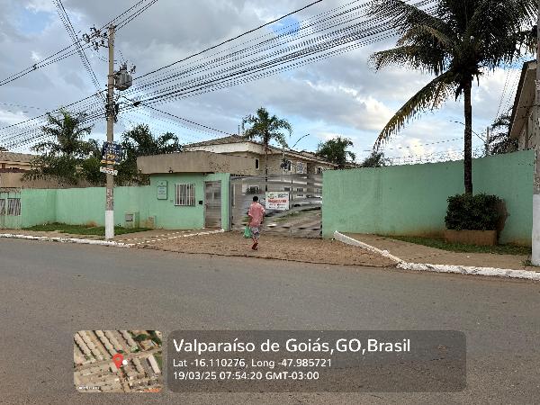 Vende-se em Valparaiso De Goias-GO  apto, 107.76 de área total, 49.13 de área privativa,  2_qto(s), WC, 1_sala(s), cozinha, 1_vaga(s) de garagem.