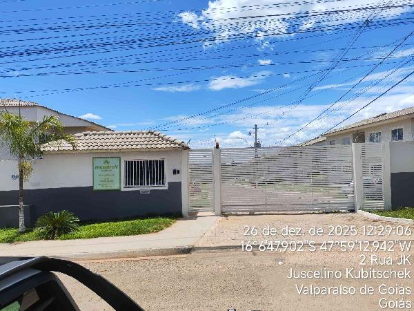 Vende-se em Valparaiso De Goias-GO  apto, 124.42 de área total, 48.36 de área privativa,  2_qto(s), a.serv, WC, 1_sala(s), cozinha, 1_vaga(s) de garagem.
