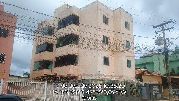 Vende-se em Valparaiso De Goias-GO  apto, 53.22 de área total, 53.22 de área privativa,  2_qto(s), varanda, WC, 1_sala(s), cozinha.