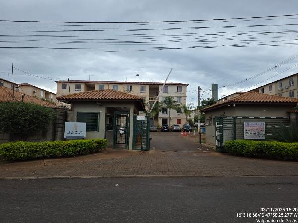 Vende-se em Valparaiso De Goias-GO  apto, 61.50 de área total, 43.66 de área privativa,  2_qto(s), a.serv, WC, 1_sala(s), cozinha, 1_vaga(s) de garagem.