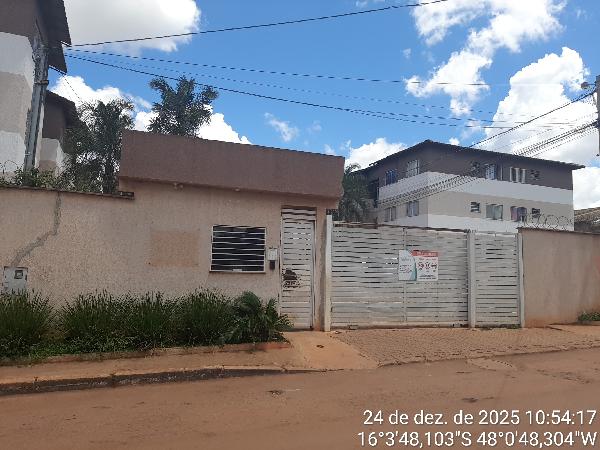 Vende-se em Valparaiso De Goias-GO  apto, 102.48 de área total, 45.13 de área privativa,  2_qto(s), WC, 1_sala(s), cozinha, 1_vaga(s) de garagem.