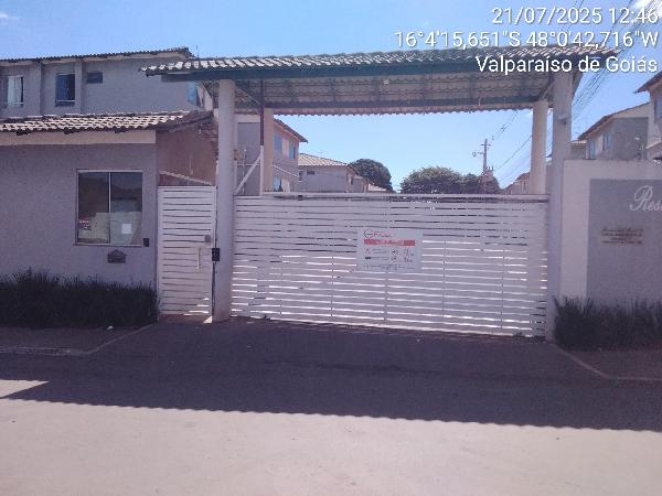 Vende-se em Valparaiso De Goias-GO  apto, 88.05 de área total, 45.30 de área privativa,  2_qto(s), a.serv, WC, 1_sala(s), cozinha, 1_vaga(s) de garagem.