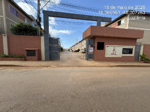 Vende-se em Valparaiso De Goias-GO  apto, 47.03 de área total, 47.03 de área privativa,  2_qto(s), a.serv, WC, 1_sala(s), cozinha, 1_vaga(s) de garagem.