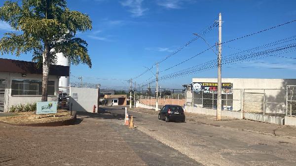 Vende-se em Valparaiso De Goias-GO  apto, 84.26 de área total, 59.09 de área privativa,  2_qto(s), a.serv, WC, 1_sala(s), cozinha, 1_vaga(s) de garagem.