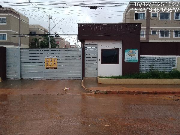 Vende-se em Valparaiso De Goias-GO  apto, 90.16 de área total, 46.24 de área privativa,  2_qto(s), a.serv, WC, 1_sala(s), cozinha, 1_vaga(s) de garagem.