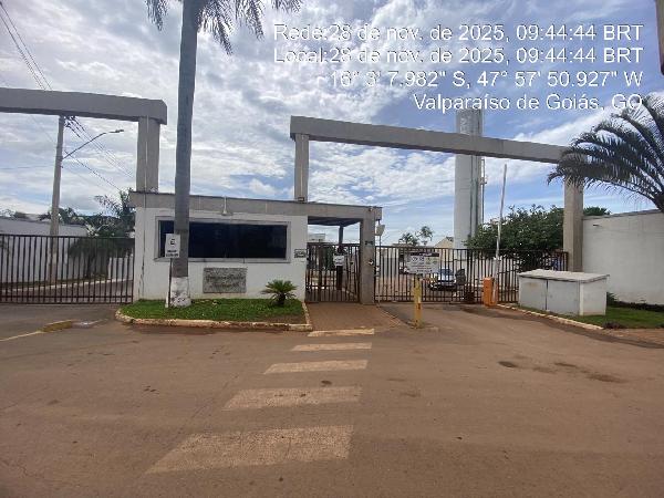 Vende-se em Valparaiso De Goias-GO  apto, 76.45 de área total, 54.29 de área privativa,  2_qto(s), a.serv, WC, 1_sala(s), cozinha, 1_vaga(s) de garagem.
