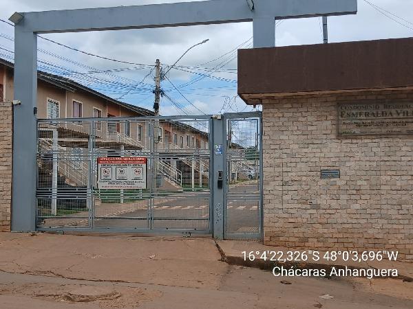 Vende-se em Valparaiso De Goias-GO  apto, 83.84 de área total, 43.13 de área privativa,  2_qto(s), a.serv, WC, 1_sala(s), cozinha, 1_vaga(s) de garagem.