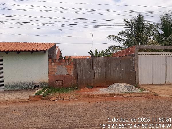 Vende-se em Valparaiso De Goias-GO  Casa, 47.89 de área total, 47.89 de área privativa, 180.00 de área do terreno,  2_qto(s), a.serv, WC, 1_sala(s), cozinha, 1_vaga(s) de garagem.