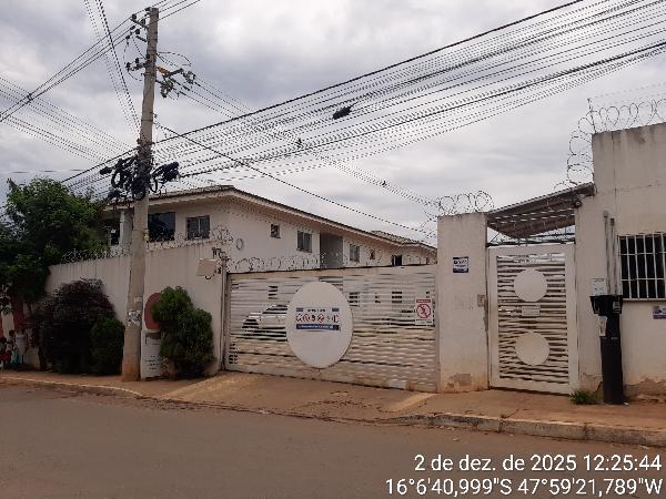 Vende-se em Valparaiso De Goias-GO  apto, 122.64 de área total, 49.95 de área privativa,  2_qto(s), a.serv, WC, 1_sala(s), cozinha.