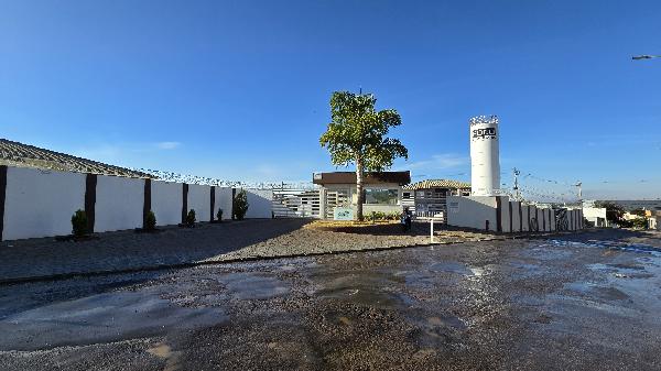 Vende-se em Valparaiso De Goias-GO  apto, 68.34 de área total, 45.35 de área privativa,  2_qto(s), varanda, WC, 1_sala(s), cozinha, 1_vaga(s) de garagem.