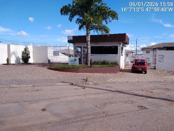 Vende-se em Valparaiso De Goias-GO  apto, 60.04 de área total, 45.35 de área privativa,  2_qto(s), a.serv, WC, 1_sala(s), cozinha, 1_vaga(s) de garagem.