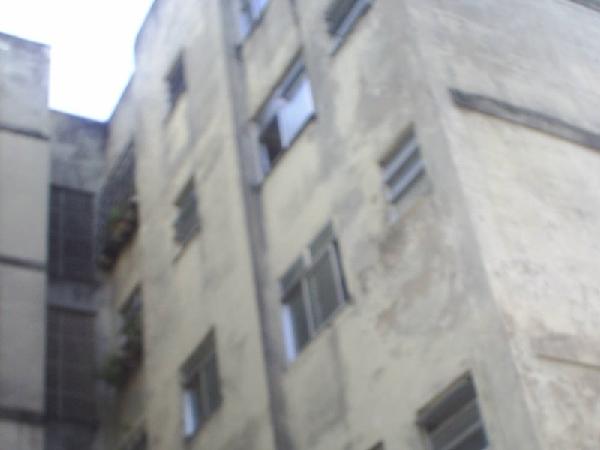 Vende-se em Rio De Janeiro-RJ  apto, 38.00 de área total, 38.00 de área privativa,  1_qto(s), a.serv, WC, 1_sala(s), cozinha.