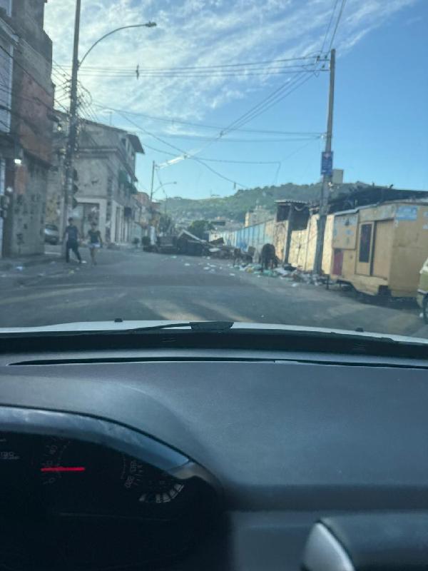 Vende-se em Rio De Janeiro-RJ  apto, 50.00 de área total, 50.00 de área privativa,  2_qto(s), a.serv, WC, 1_sala(s), cozinha.