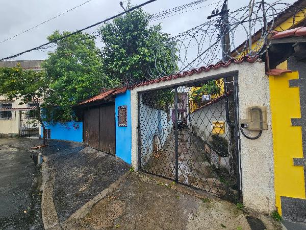 Vende-se em Rio De Janeiro-RJ  apto, 55.00 de área total, 55.00 de área privativa,  2_qto(s), a.serv, WC, 1_sala(s), cozinha.