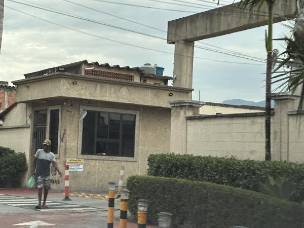 Vende-se em Rio De Janeiro-RJ  apto, 46.00 de área total, 46.00 de área privativa,  2_qto(s), WC, 1_sala(s), cozinha.