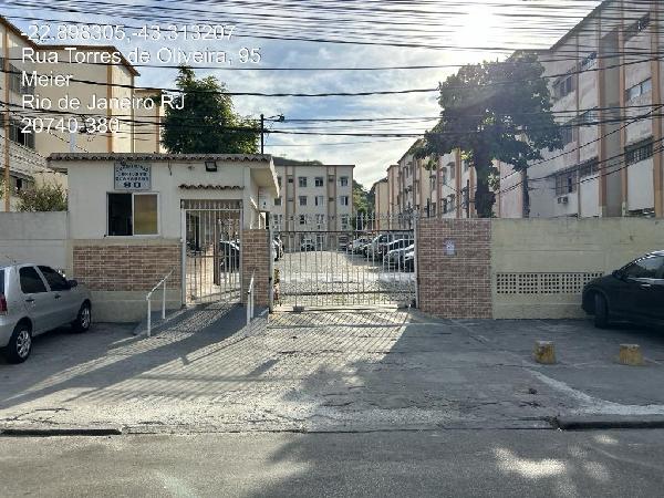 Vende-se em Rio De Janeiro-RJ  apto, 43.00 de área total, 43.00 de área privativa,  2_qto(s), WC, 1_sala(s), cozinha.