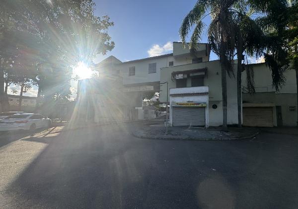 Vende-se em Rio De Janeiro-RJ  Casa, 46.00 de área total, 46.00 de área privativa, 97.78 de área do terreno,  2_qto(s), a.serv, WC, 1_sala(s), cozinha, 1_vaga(s) de garagem.