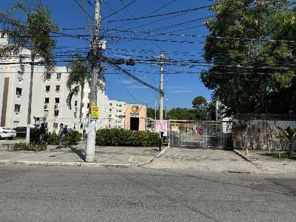 Vende-se em Rio De Janeiro-RJ  apto, 77.43 de área total, 56.49 de área privativa,  2_qto(s), a.serv, WC, 1_sala(s), cozinha, 1_vaga(s) de garagem.