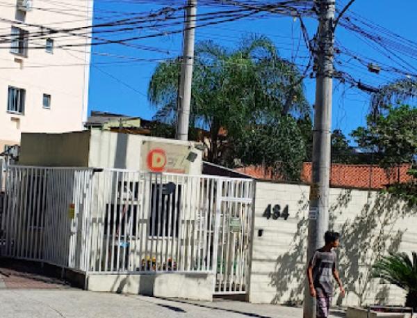 Vende-se em Rio De Janeiro-RJ  apto, 48.00 de área total, 48.00 de área privativa,  2_qto(s), WC, 1_sala(s), cozinha, 1_vaga(s) de garagem.