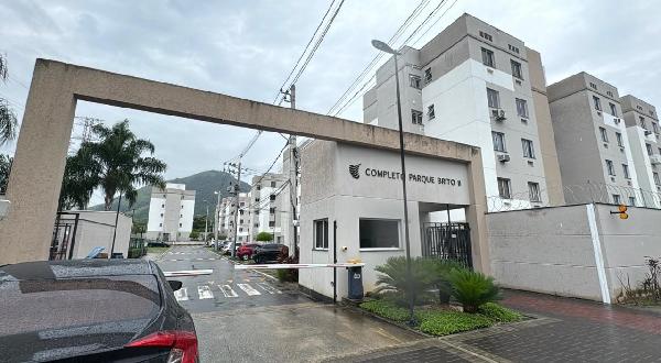 Vende-se em Rio De Janeiro-RJ  apto, 52.18 de área total, 40.19 de área privativa,  2_qto(s), WC, 1_sala(s), cozinha.