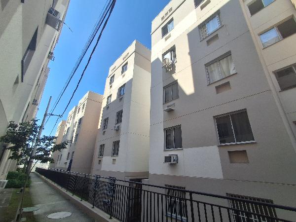 Vende-se em Rio De Janeiro-RJ  apto, 40.00 de área privativa,  2_qto(s), a.serv, WC, 1_sala(s), cozinha.