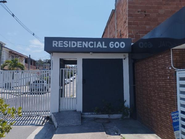 Vende-se em Rio De Janeiro-RJ  apto, 40.00 de área total, 40.00 de área privativa,  2_qto(s), a.serv, WC, 1_sala(s), cozinha.
