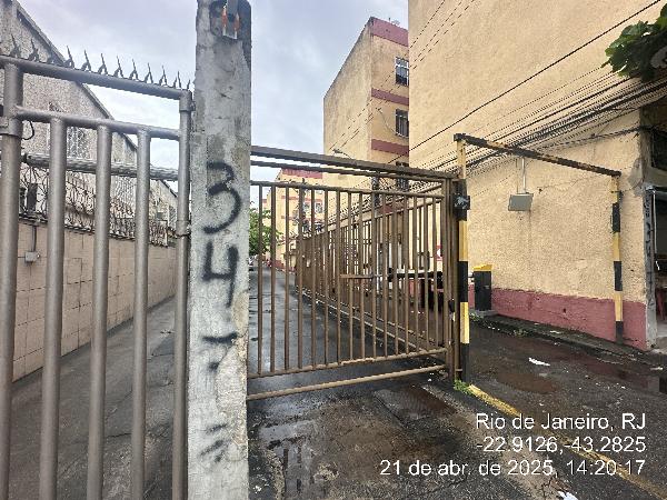 Vende-se em Rio De Janeiro-RJ  apto, 65.00 de área total, 65.00 de área privativa,  3_qto(s), WC, 1_sala(s), cozinha.