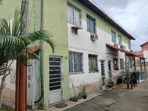 Vende-se em Rio De Janeiro-RJ  apto, 60.00 de área total, 60.00 de área privativa,  2_qto(s), a.serv, WC, 1_sala(s), cozinha.