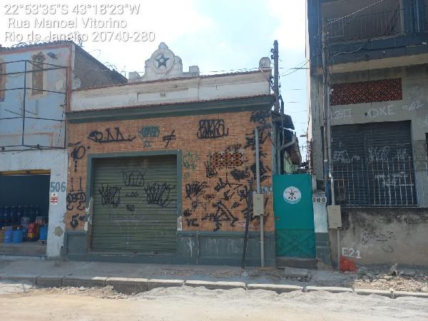 Vende-se em Rio De Janeiro-RJ  Casa, 105.00 de área total, 105.00 de área privativa, 125.83 de área do terreno,  2_qto(s), WC, 1_sala(s), cozinha.