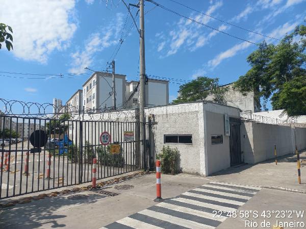 Vende-se em Rio De Janeiro-RJ  apto, 51.00 de área total, 51.00 de área privativa,  2_qto(s), WC, 1_sala(s), cozinha.
