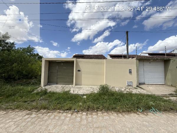 Vende-se em Arapiraca-AL  Casa, 70.88 de área total, 70.88 de área privativa, 164.25 de área do terreno,  2_qto(s), a.serv, WC, 1_sala(s), cozinha, 1_vaga(s) de garagem.