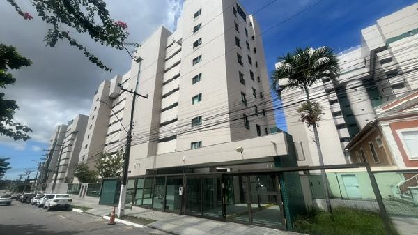 Vende-se em Maceio-AL  apto, 420.54 de área total, 192.28 de área privativa,  4_qto(s), varanda, a.serv, WC, WC Emp, 2_sala(s), 1 lavabo(s), DCE, cozinha, Terraco, 3_vaga(s) de garagem.