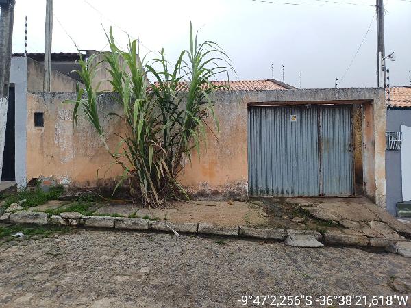 Vende-se em Arapiraca-AL  Casa, 98.74 de área total, 98.74 de área privativa, 157.50 de área do terreno,  1_qto(s), varanda, a.serv, WC, 1_sala(s), cozinha, 1_vaga(s) de garagem.