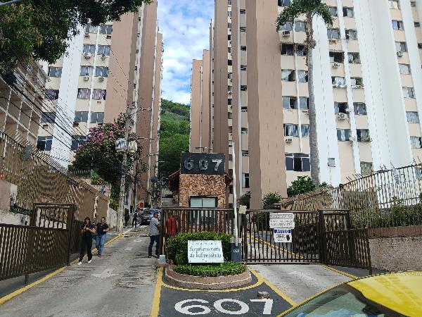 Vende-se em Rio De Janeiro-RJ  apto, 70.00 de área total, 70.00 de área privativa,  2_qto(s), a.serv, WC, 1_sala(s), cozinha.