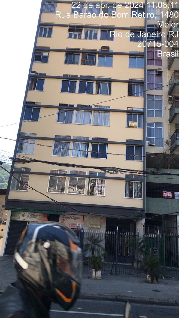 Vende-se em Rio De Janeiro-RJ  apto, 65.00 de área total, 65.00 de área privativa,  2_qto(s), a.serv, WC, WC Emp, 1_sala(s), DCE, cozinha.