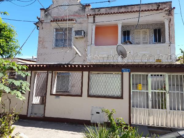 Vende-se em Rio De Janeiro-RJ  Casa, 80.00 de área total, 80.00 de área privativa, 75.95 de área do terreno,  2_qto(s), a.serv, WC, 1_sala(s), 1 lavabo(s), cozinha.
