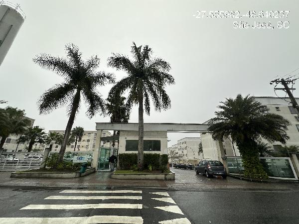 Vende-se em Sao Jose-SC  apto, 54.59 de área total, 48.34 de área privativa,  2_qto(s), a.serv, WC, 1_sala(s), cozinha, 1_vaga(s) de garagem.