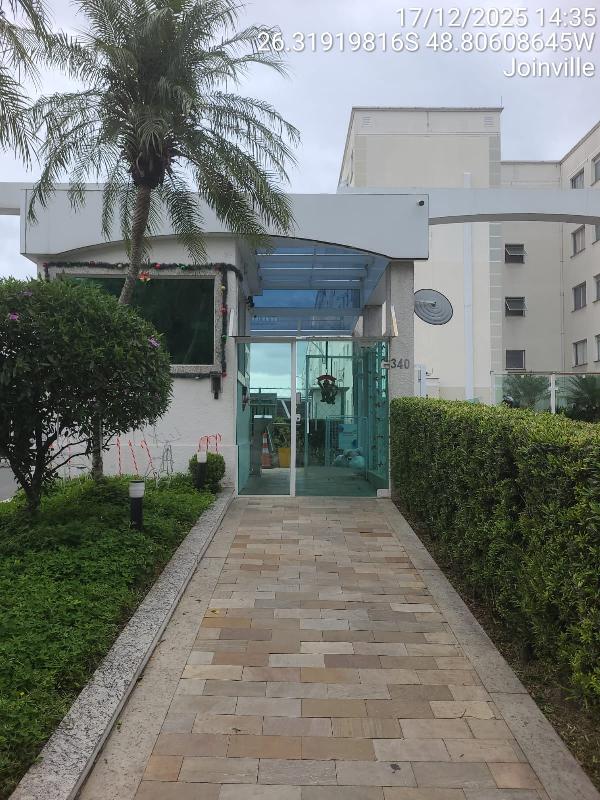 Vende-se em Joinville-SC  apto, 51.56 de área total, 44.17 de área privativa,  2_qto(s), a.serv, WC, 1_sala(s), cozinha.