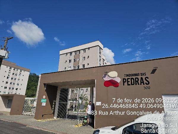 Vende-se em Jaragua Do Sul-SC  apto, 48.47 de área total, 39.86 de área privativa,  2_qto(s), a.serv, WC, 1_sala(s), cozinha, 1_vaga(s) de garagem.